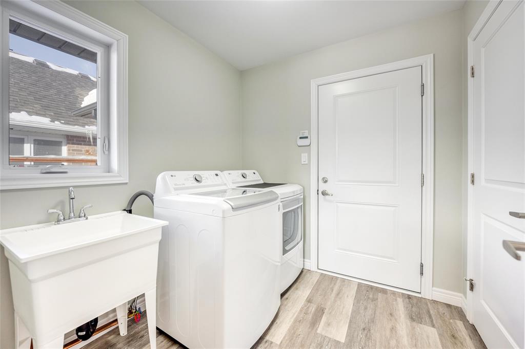 225 BASQUIAT Crescent, Sarnia, Ontario, Canada photo 18