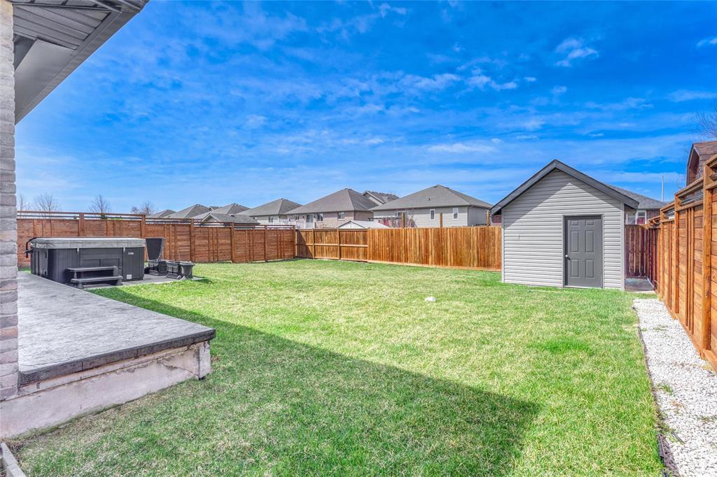225 BASQUIAT Crescent, Sarnia, Ontario, Canada