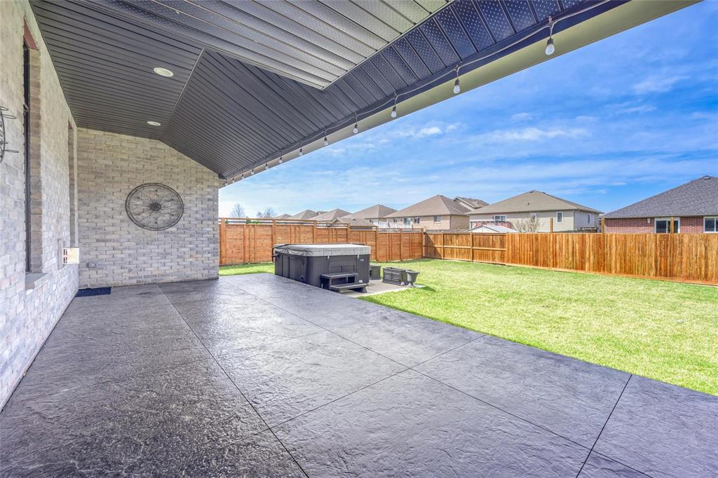 225 BASQUIAT Crescent, Sarnia, Ontario, Canada