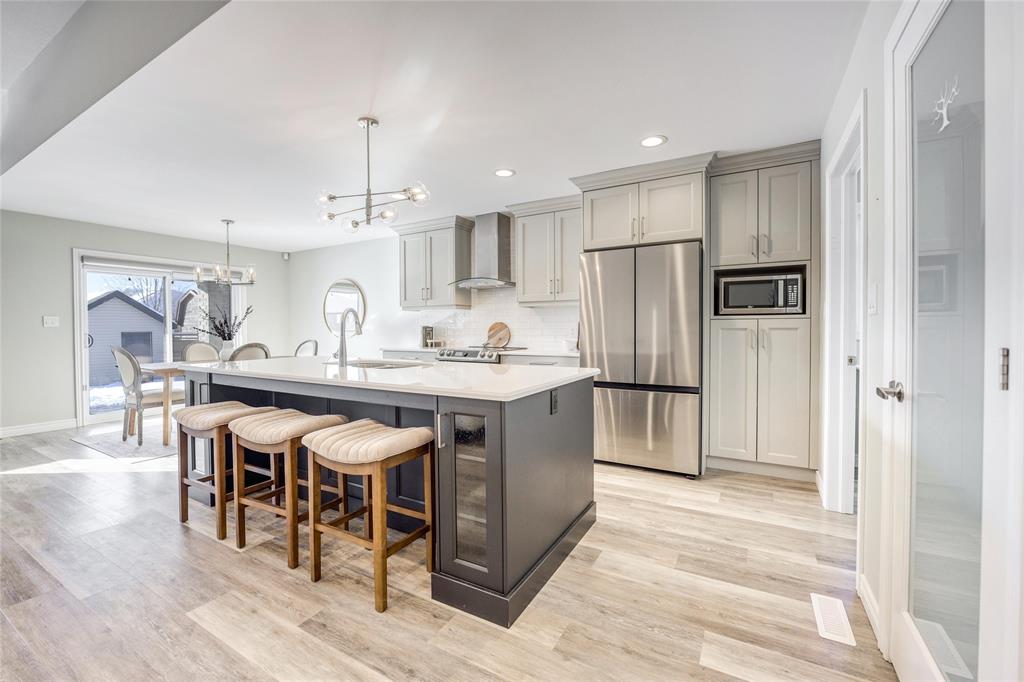 225 BASQUIAT Crescent, Sarnia, Ontario, Canada