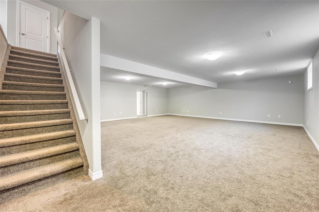 225 BASQUIAT Crescent, Sarnia, Ontario, Canada