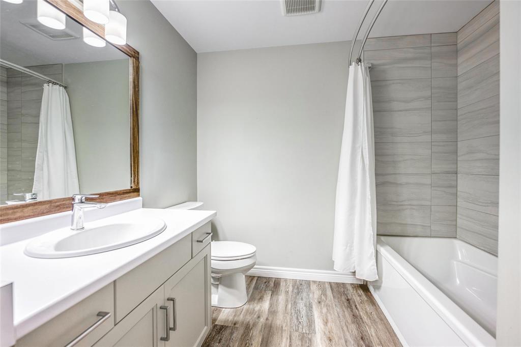 225 BASQUIAT Crescent, Sarnia, Ontario, Canada