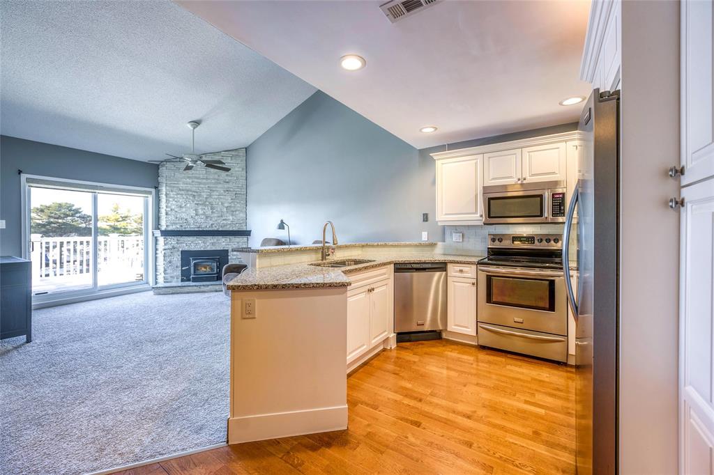 1500 VENETIAN Boulevard Unit# W-29, Point Edward, Ontario, Canada photo 5