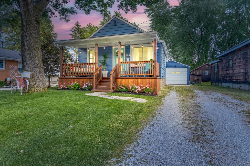705 ORCHARD Street, Sarnia, Ontario, Canada photo 2