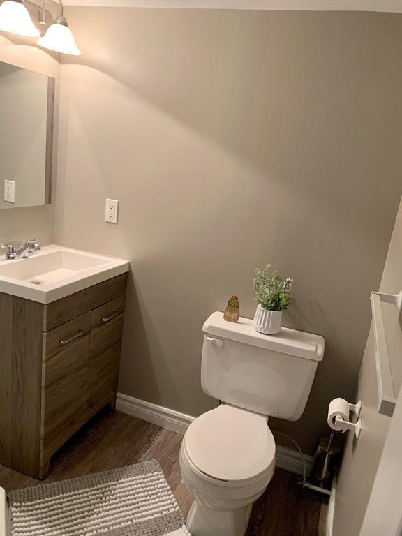 885 PRESTWICK Crescent, Sarnia, Ontario, Canada