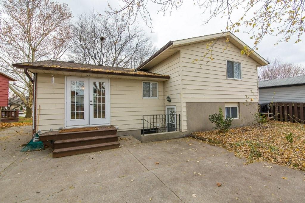 885 PRESTWICK Crescent, Sarnia, Ontario, Canada