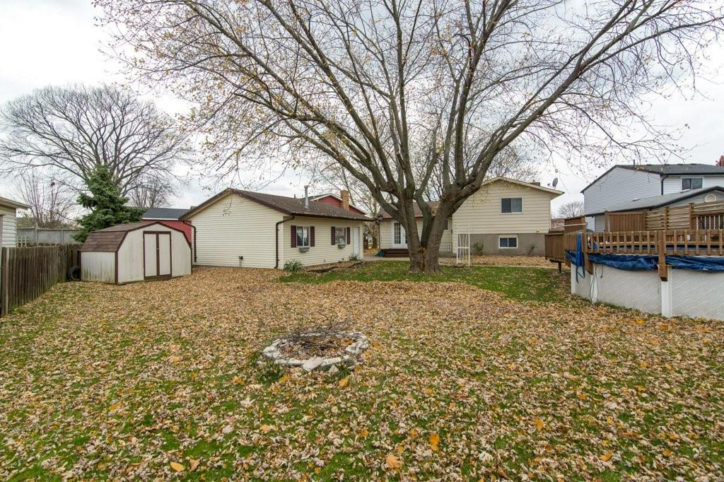 885 PRESTWICK Crescent, Sarnia, Ontario, Canada