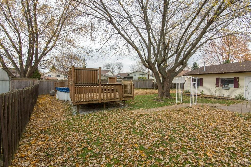 885 PRESTWICK Crescent, Sarnia, Ontario, Canada
