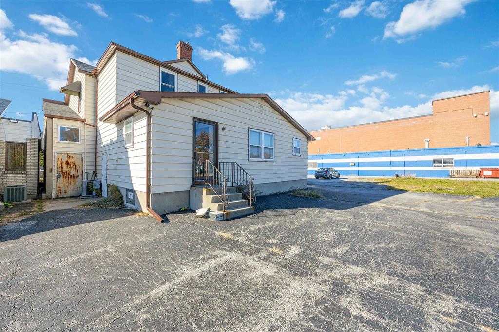 150-152 VIDAL Street North, Sarnia, Ontario, Canada photo 5
