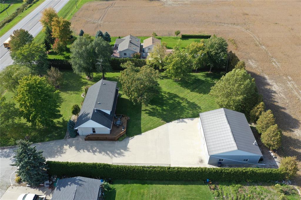 2862 LONDON Line, Sarnia Ontario, Canada
