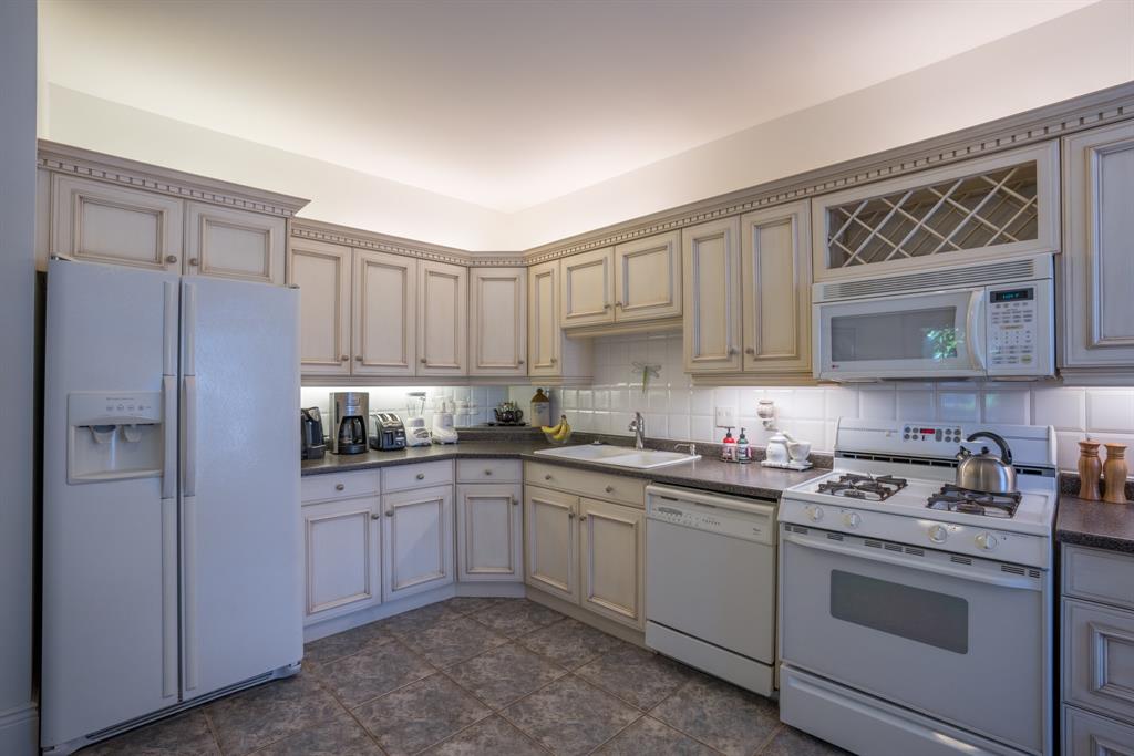 213 BROCK Street North, Sarnia Ontario, Canada