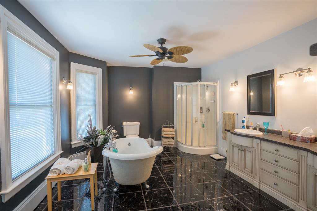 213 BROCK Street North, Sarnia Ontario, Canada
