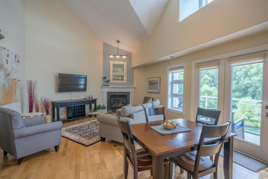 1550 VENETIAN Boulevard Unit# 307, Point Edward Ontario, Canada