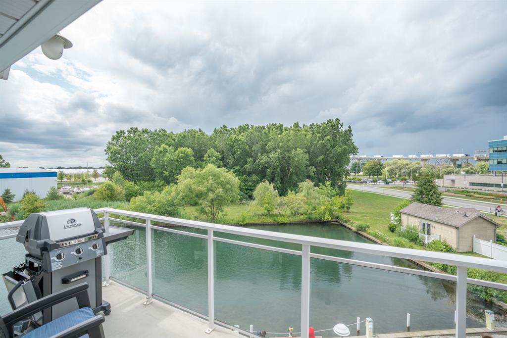 1550 VENETIAN Boulevard Unit# 307, Point Edward Ontario, Canada