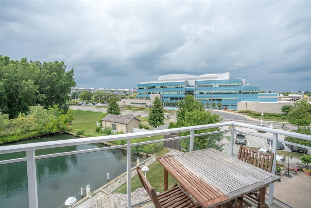 1550 VENETIAN Boulevard Unit# 307, Point Edward Ontario, Canada