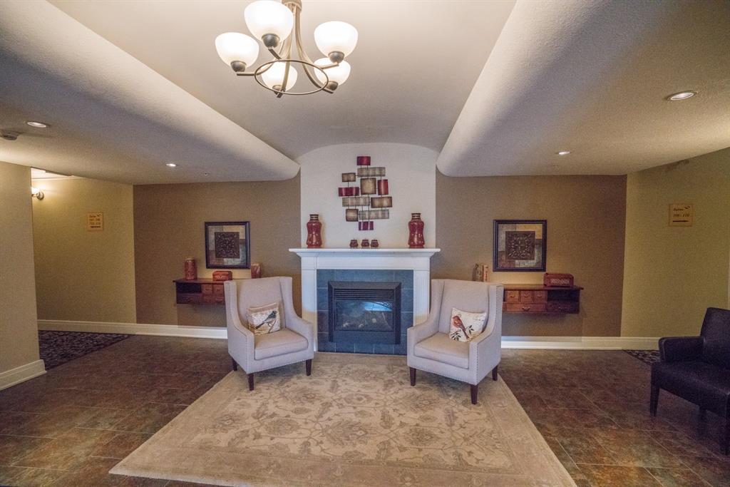 1550 VENETIAN Boulevard Unit# 307, Point Edward Ontario, Canada