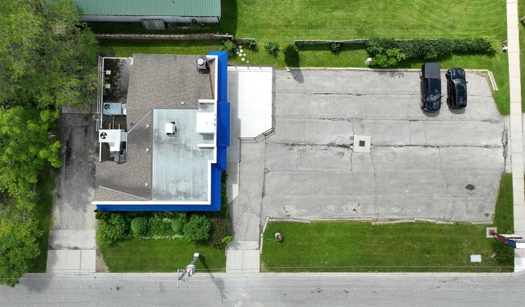 4375 PETROLIA Line, Petrolia, Ontario, Canada