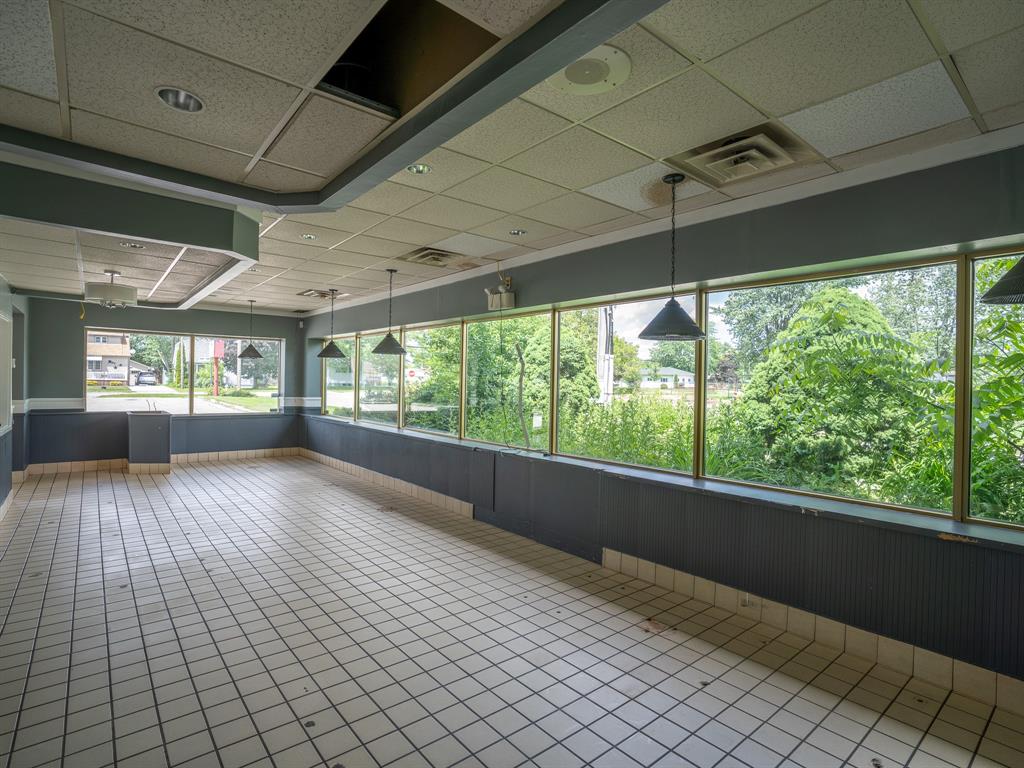 4375 PETROLIA Line, Petrolia, Ontario, Canada