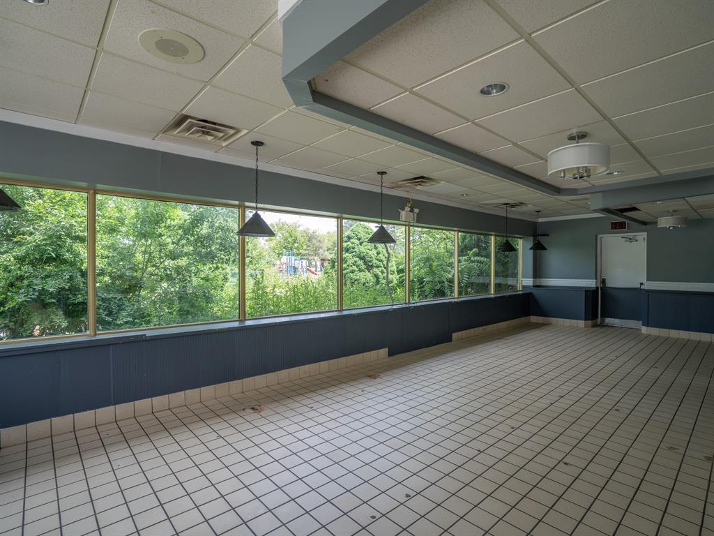 4375 PETROLIA Line, Petrolia, Ontario, Canada