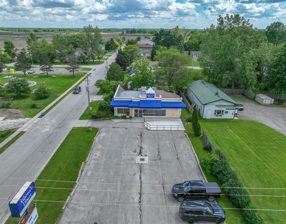4375 PETROLIA Line, Petrolia, Ontario, Canada