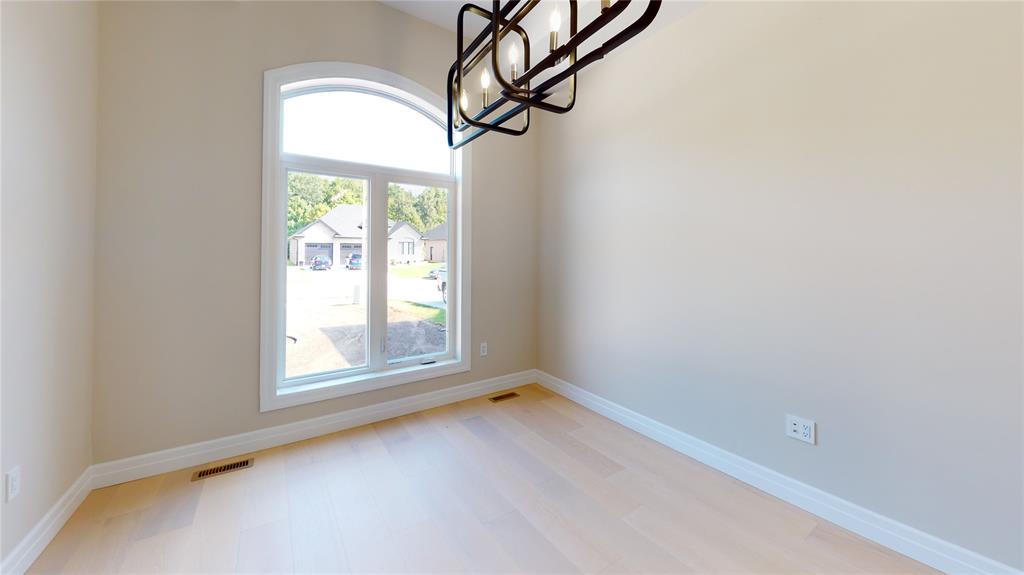 3605 QUEEN Street, Plympton-Wyoming, Ontario, Canada