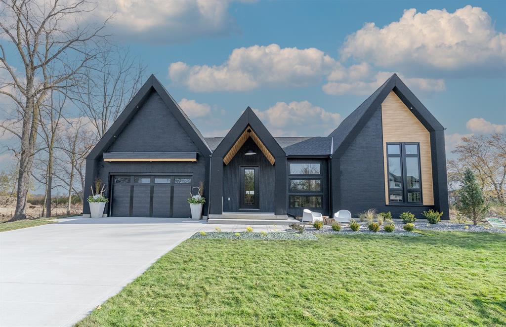 7012 Blue Coast Heights, Plympton-wyoming Ontario, Canada