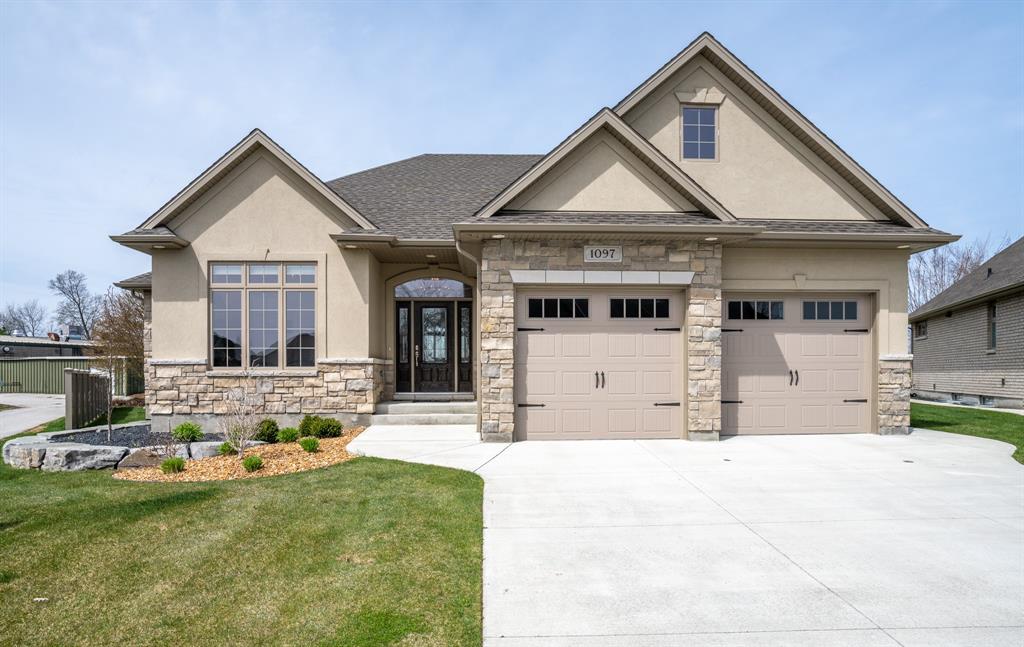 1097 Mike Weir Drive, Sarnia Ontario, Canada