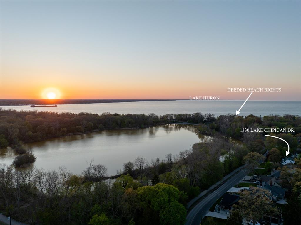 1330 LAKE CHIPICAN Drive, Point Edward, Ontario, Canada photo 4