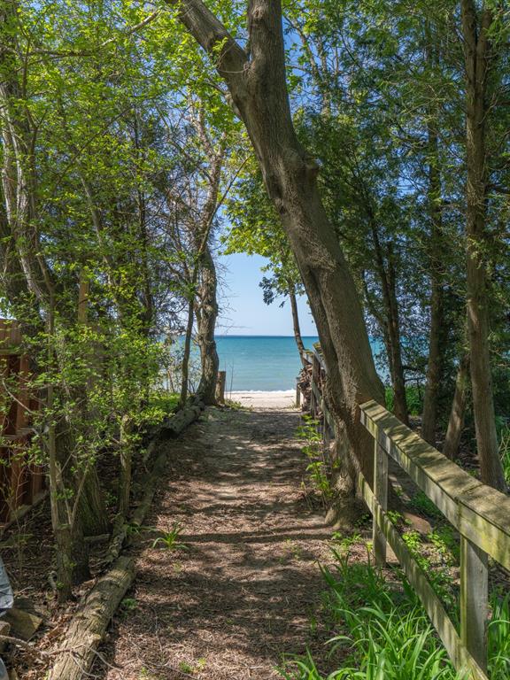 1330 LAKE CHIPICAN Drive, Point Edward, Ontario, Canada photo 17