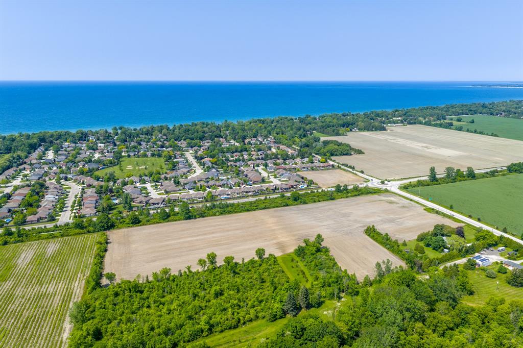 1977 LAKESHORE Road, Sarnia, Ontario, Canada photo 2