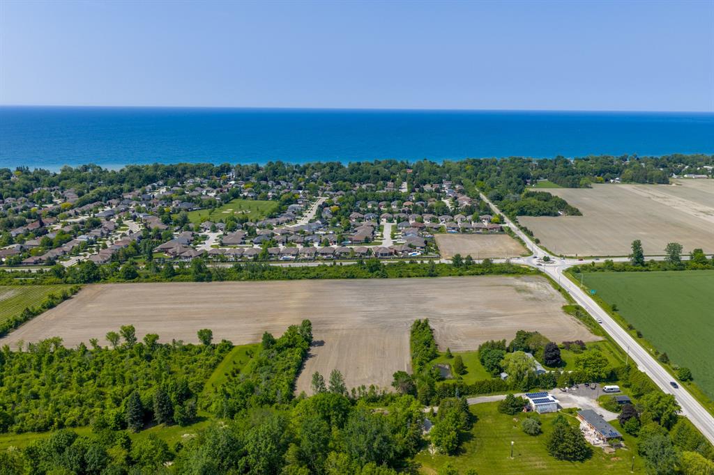 1977 LAKESHORE Road, Sarnia, Ontario, Canada photo 3