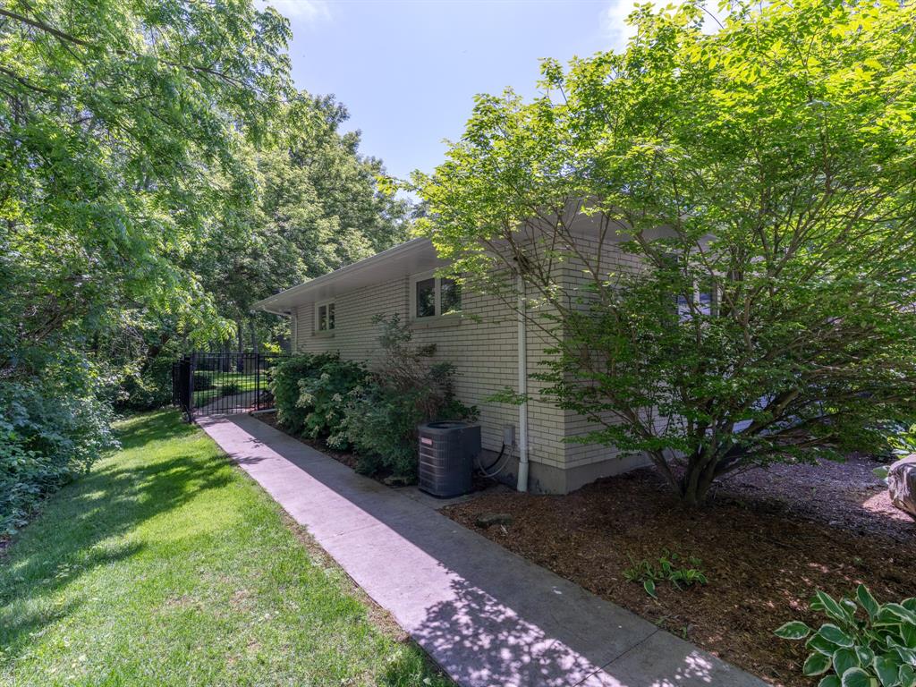 1587 LAKESHORE Road, Sarnia, Ontario, Canada photo 37