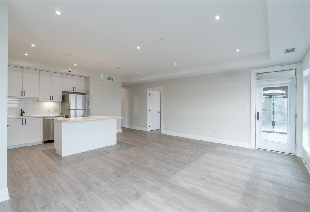 1540 VENETIAN Boulevard Unit# 202, Point Edward, Ontario, Canada photo 4