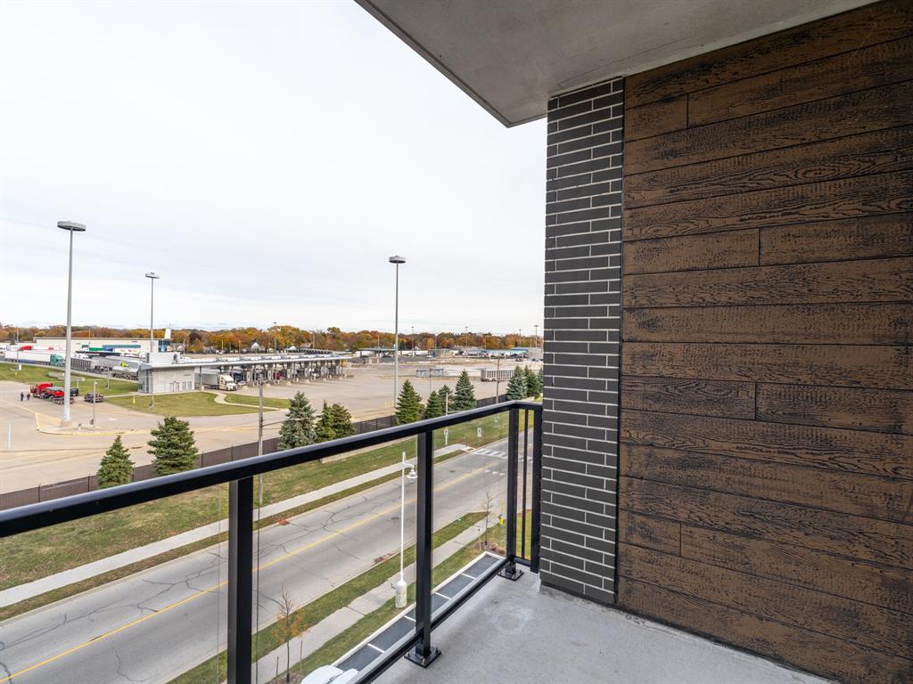 1540 VENETIAN Boulevard Unit# 404, Point Edward, Ontario, Canada photo 25