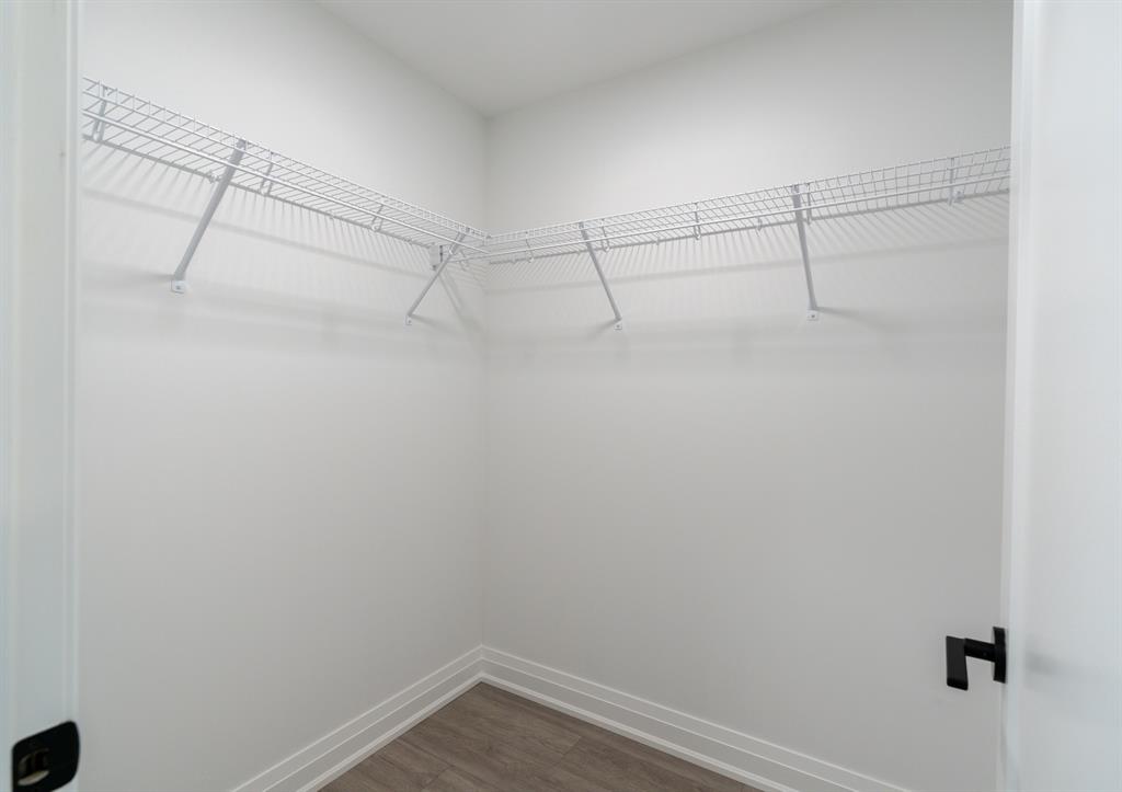 1540 VENETIAN Boulevard Unit# 201, Point Edward, Ontario, Canada photo 8