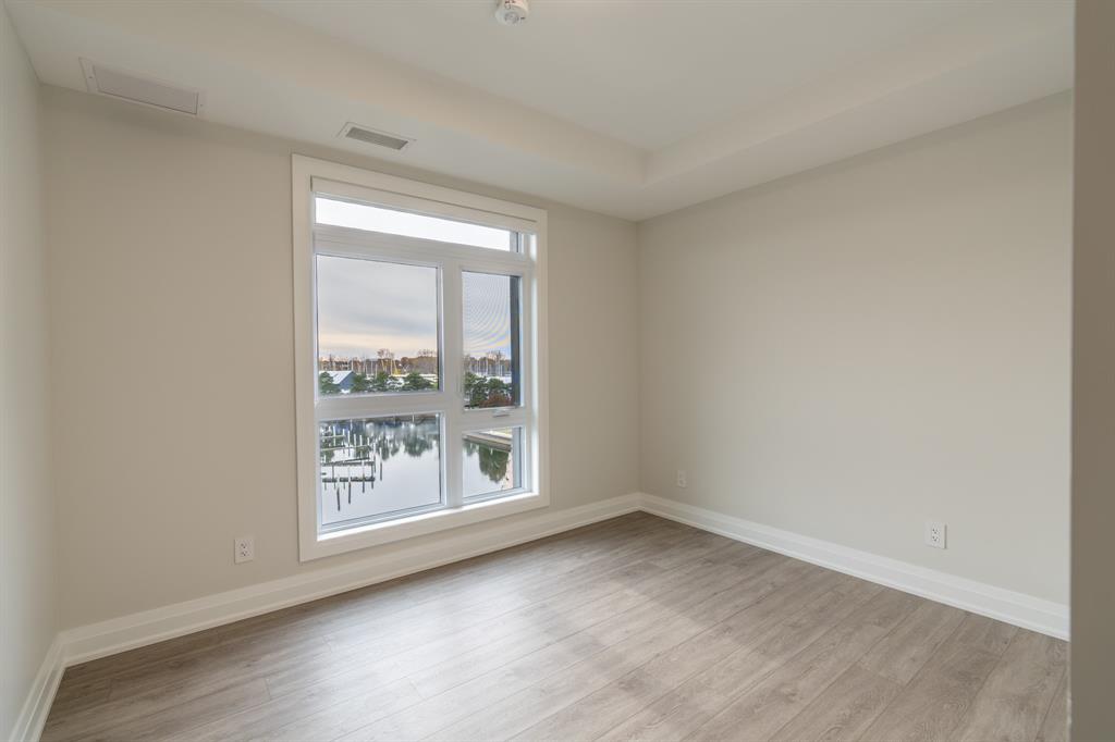 1540 VENETIAN Boulevard Unit# 201, Point Edward, Ontario, Canada photo 10