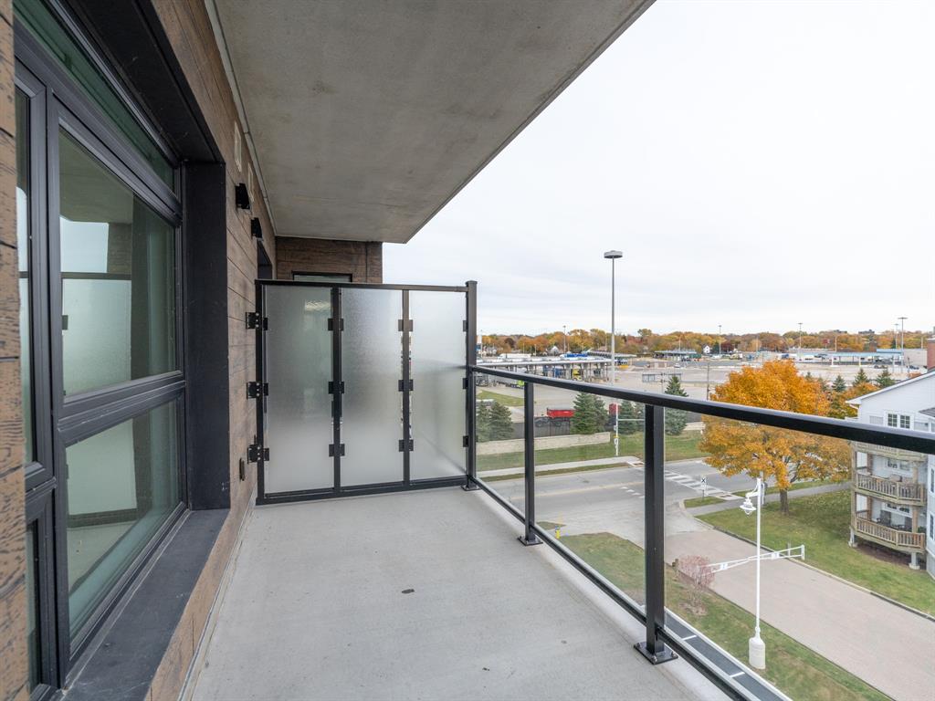 1540 VENETIAN Boulevard Unit# 201, Point Edward, Ontario, Canada photo 13