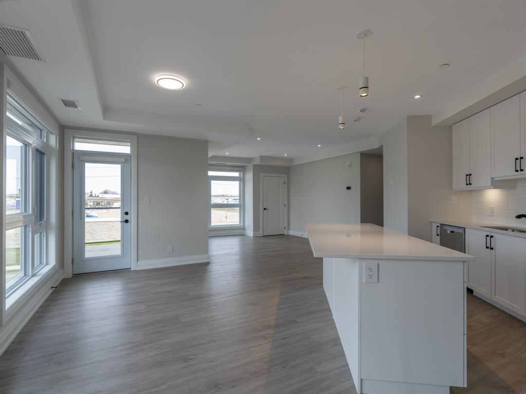 1540 VENETIAN Boulevard Unit# 606, Point Edward, Ontario, Canada photo 10