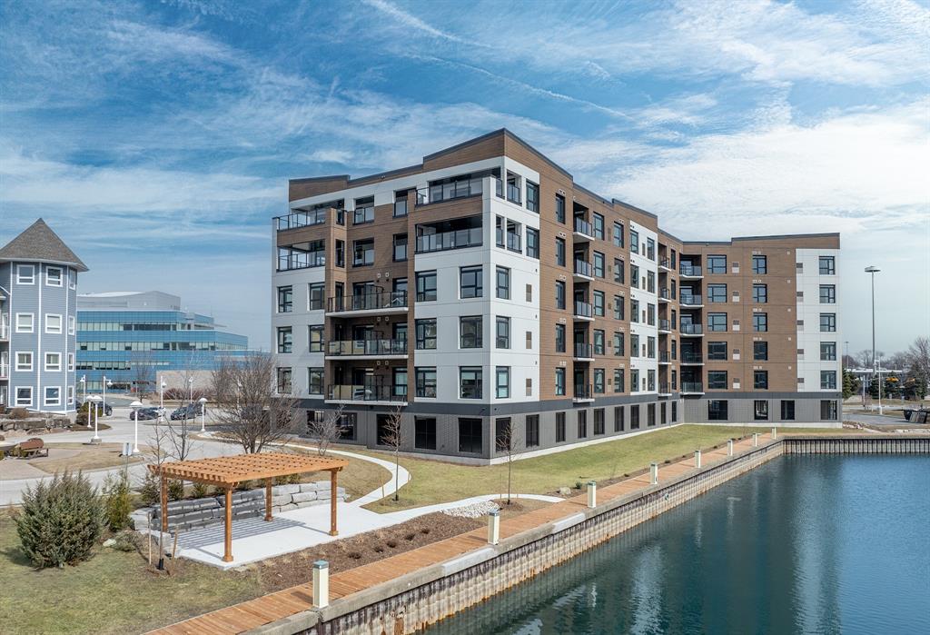 1540 Venetian Boulevard Unit# 306, Point Edward Ontario, Canada
