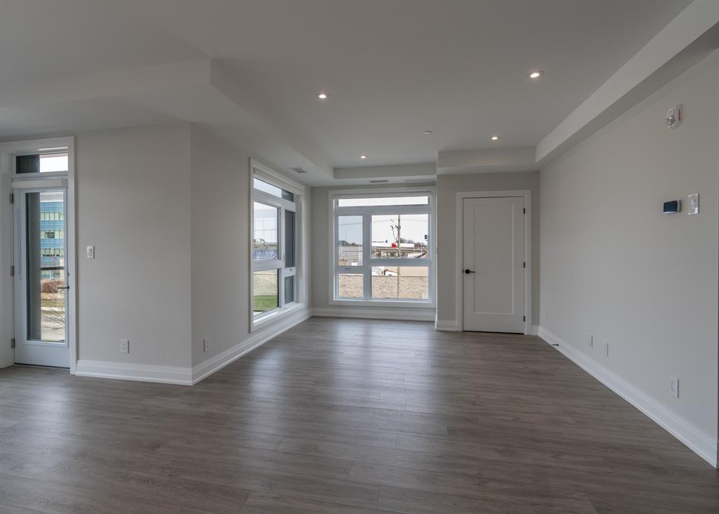 1540 VENETIAN Boulevard Unit# 306, Point Edward, Ontario, Canada photo 16