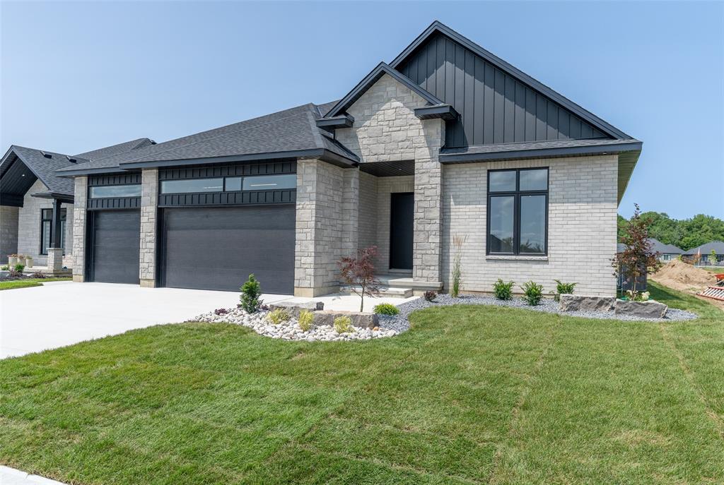 3552 Britt Boulevard, Plympton-wyoming Ontario, Canada
