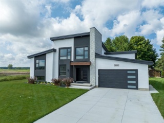 7008 BLUE COAST Heights, Plympton-Wyoming Ontario, Canada