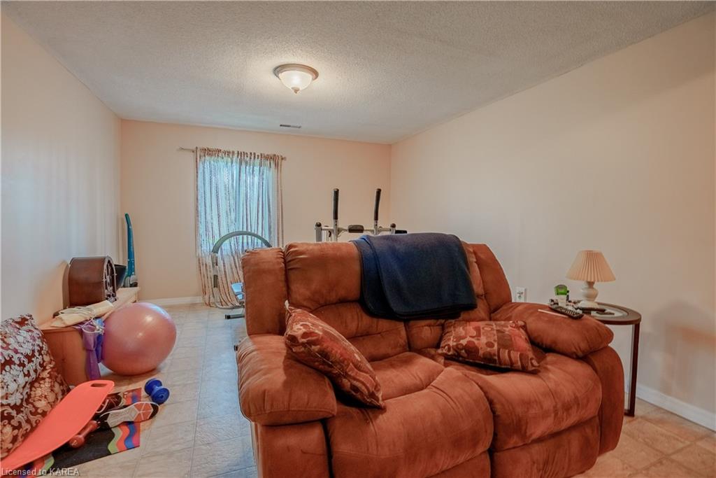 4001 COUNTY ROAD 1, Yarker, Ontario, Canada