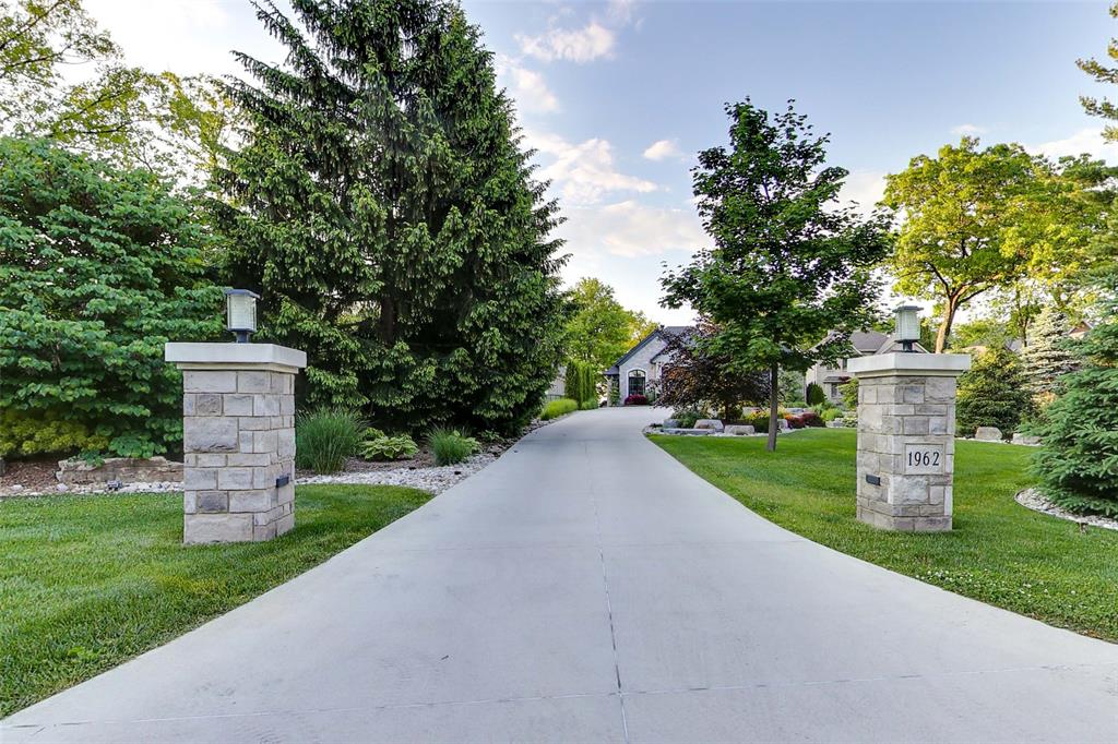 1962 LAKESHORE Road, Sarnia Ontario, Canada