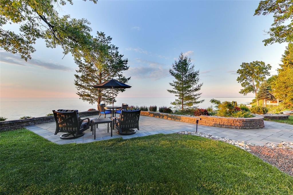 1962 LAKESHORE Road, Sarnia Ontario, Canada