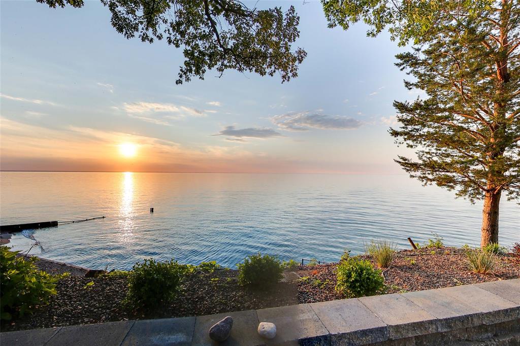 1962 LAKESHORE Road, Sarnia Ontario, Canada