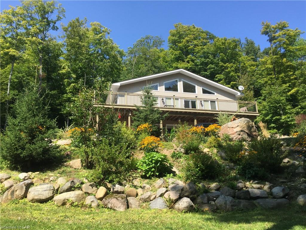 1082 Ella Court, Haliburton Ontario, Canada