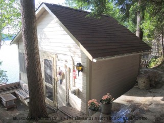 6 Chateau Woodland Rd, Haliburton Ontario, Canada