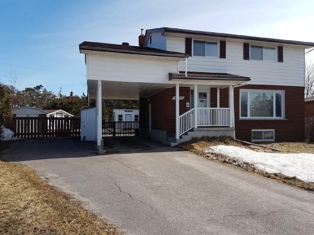 2557 SANDRA AVE, North Bay, Ontario, Canada