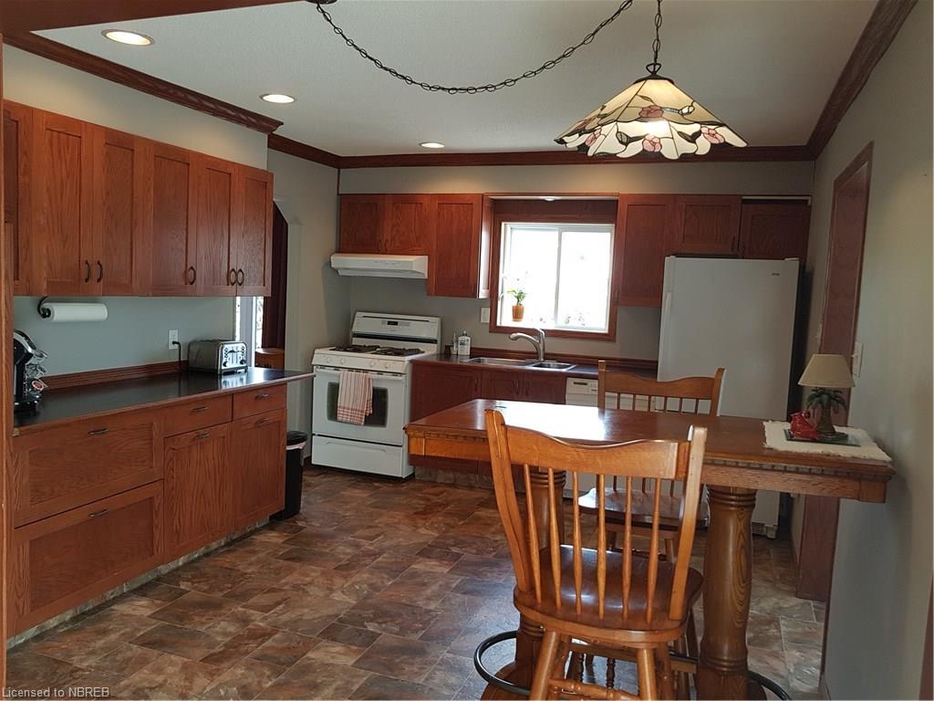 375 ALBERT Avenue, North Bay, Ontario, Canada photo 4